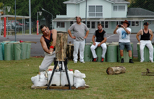 Wood chopping contest Paeroa Highland Games